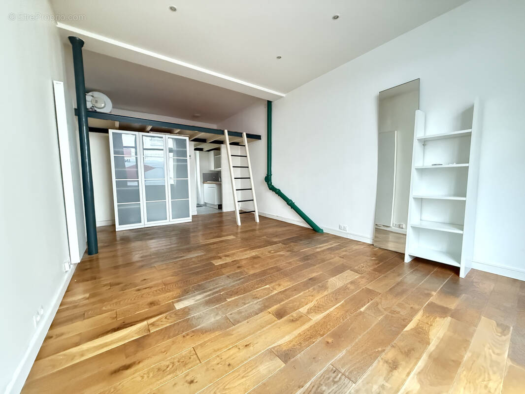 Appartement à PARIS-14E