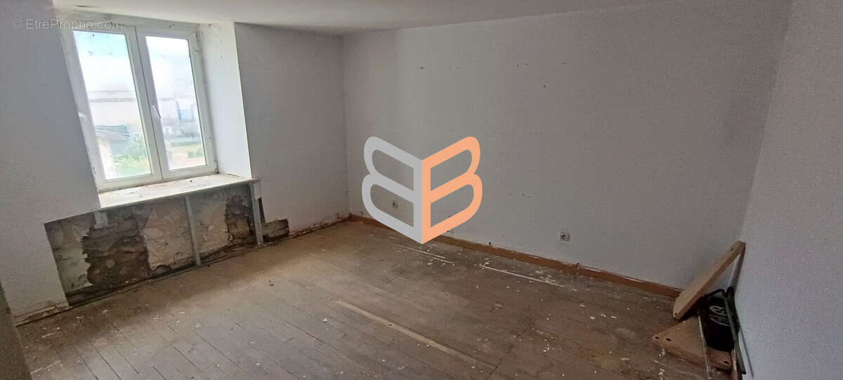 Maison 120 m² à Vilosnes-Haraumont  - photo 2
