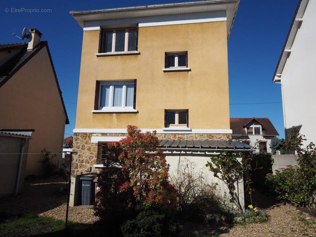 Maison à BOIS-D'ARCY