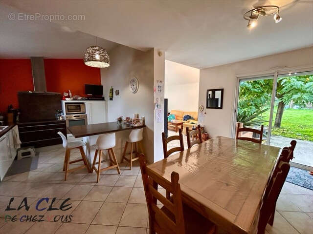 Maison à FRONTENAY-ROHAN-ROHAN