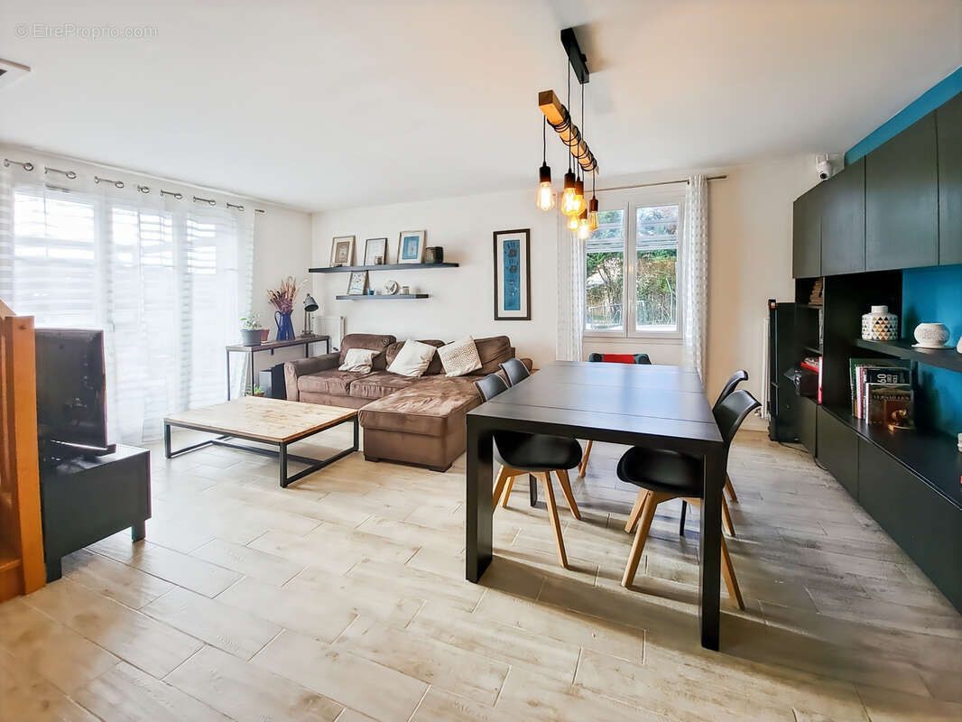 Maison à LEUVILLE-SUR-ORGE