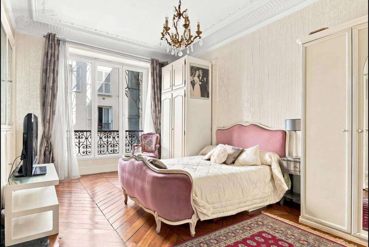Appartement à PARIS-10E