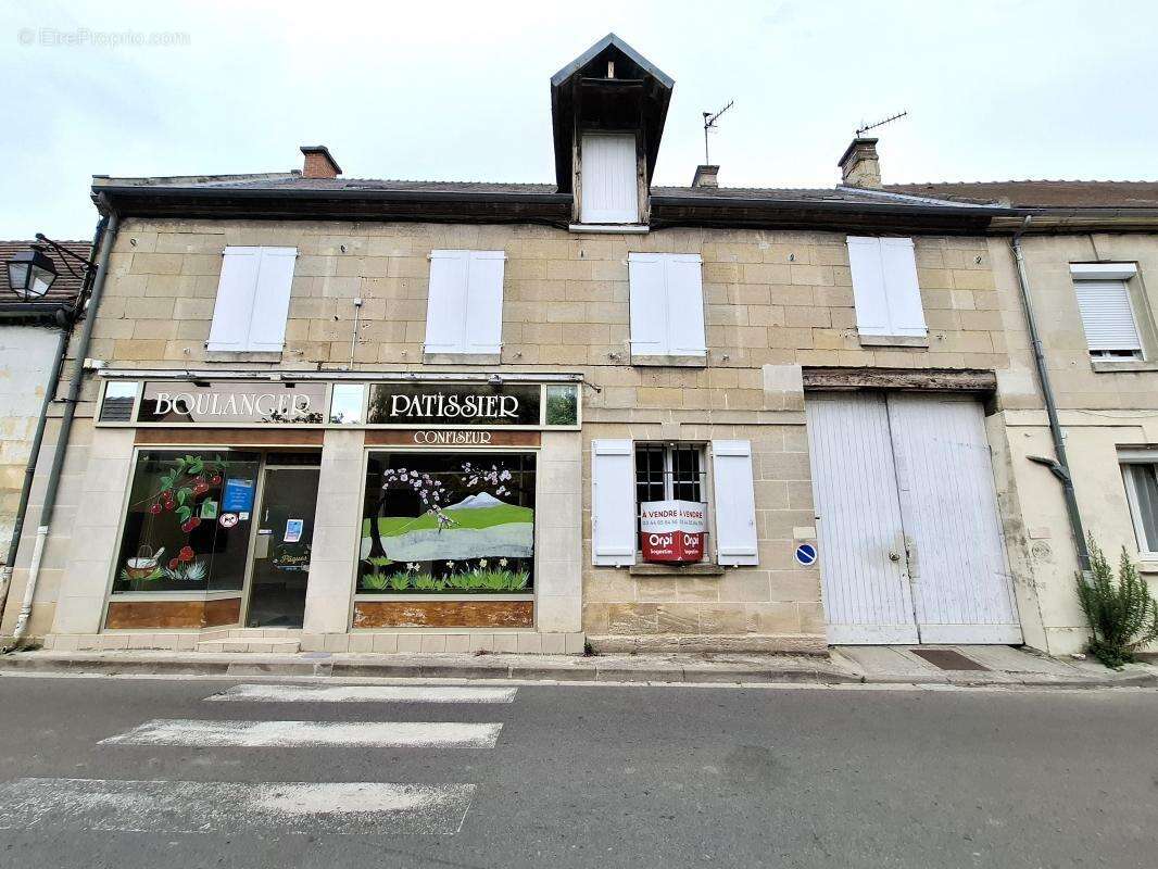 Maison + cellule commerciale = de 239 m², 5 chambres, a vendre proche cuise la motte (60350) - - photo 12