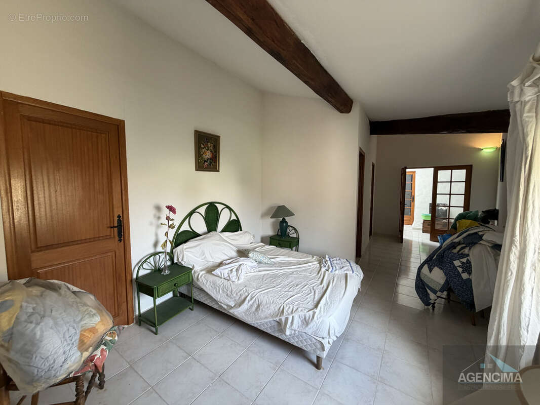 Grande maison avec jardin et garage au centre-ville - photo 12