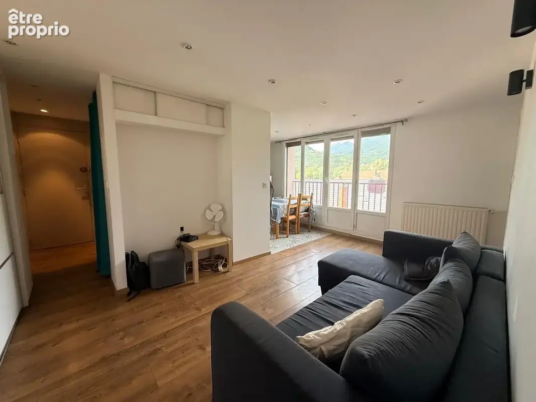 Appartement à FONTAINE