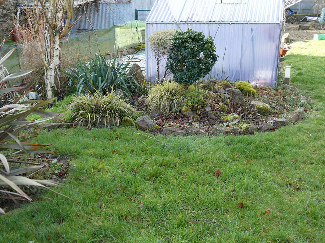 Maison à AMBRIERES-LES-VALLEES