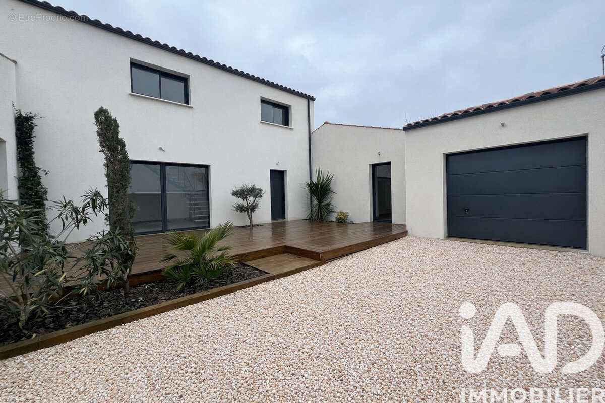 Photo 2 - Maison à LA ROCHELLE