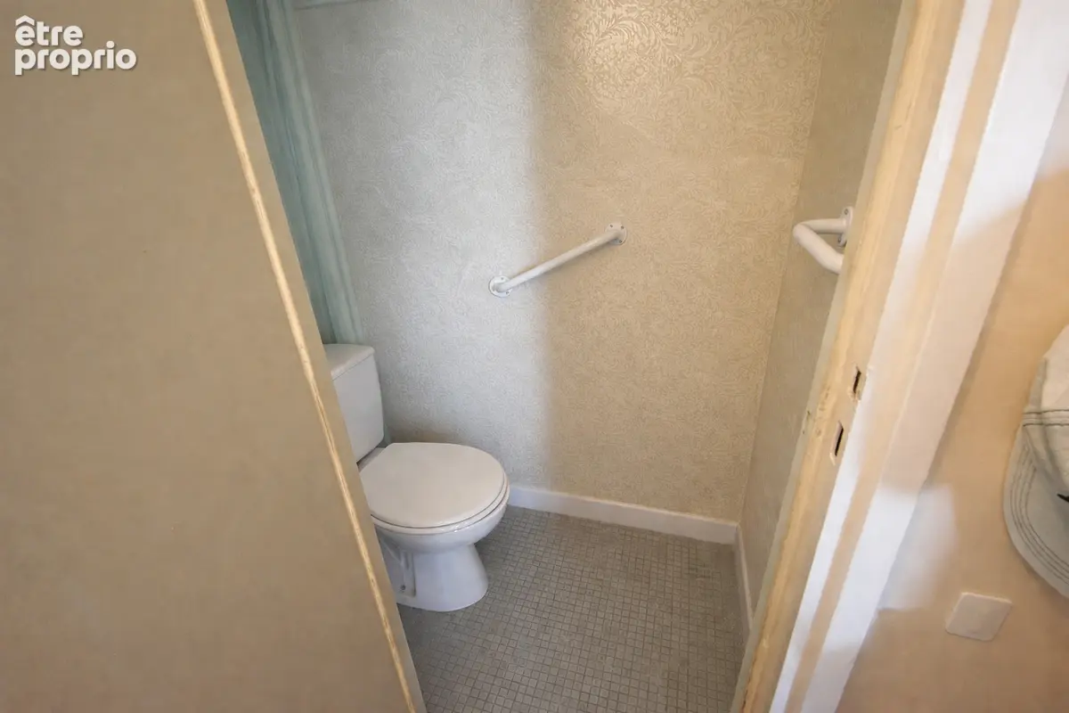 75015 - vaugirard -  2 pieces - 47.05 m² + parking & cave - vue tour eiffel - photo 5