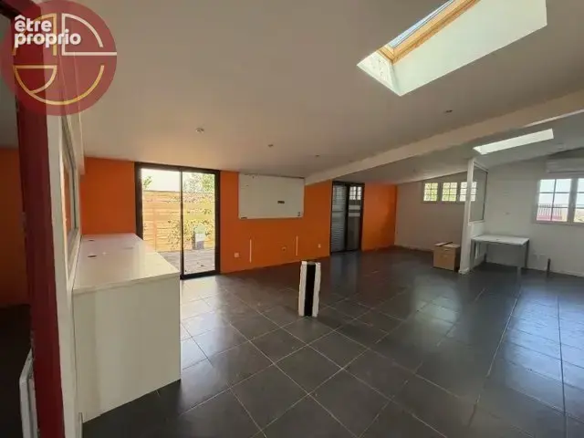 Local commercial - photo 8