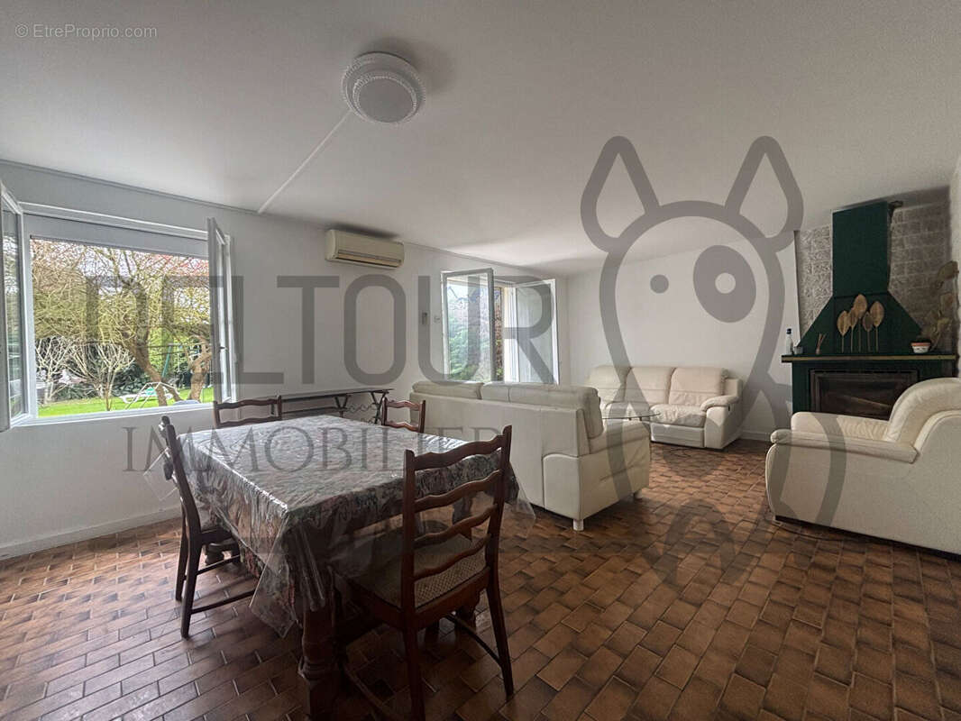 Maison à FAREMOUTIERS