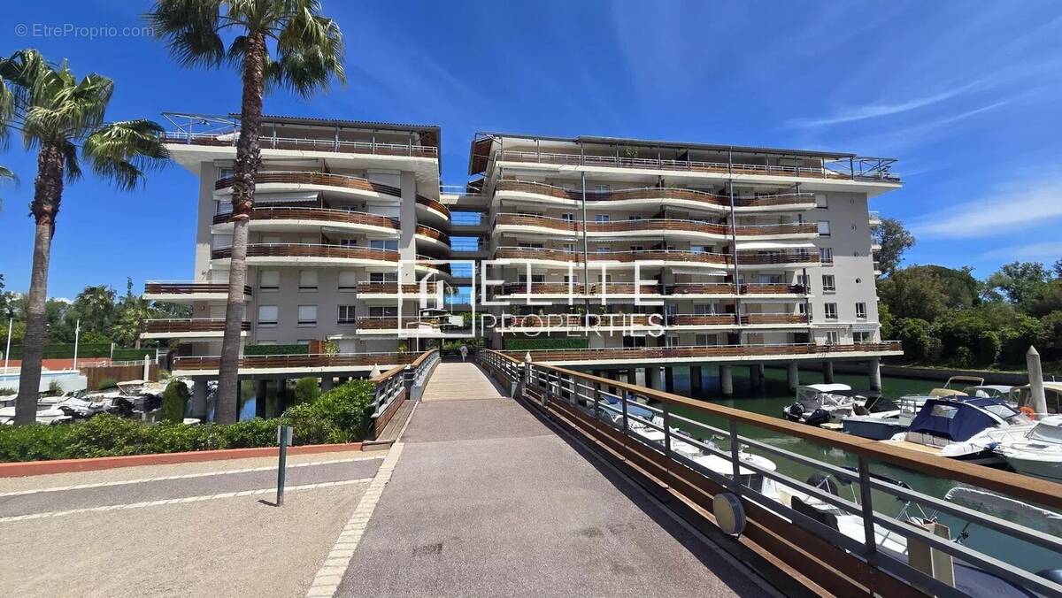 Appartement à MANDELIEU-LA-NAPOULE