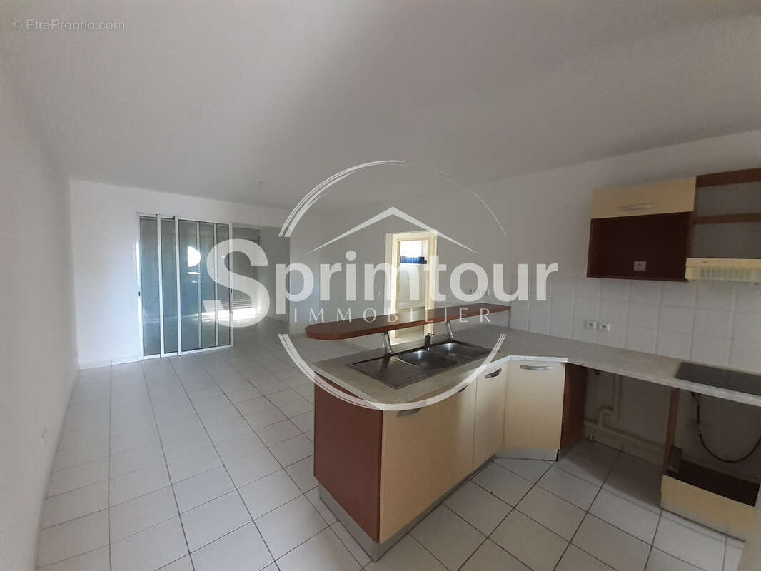 Appartement à BAIE-MAHAULT