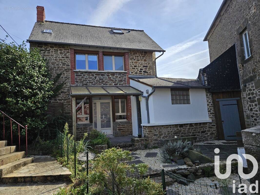 Photo 1 - Maison à LASSAY-LES-CHATEAUX