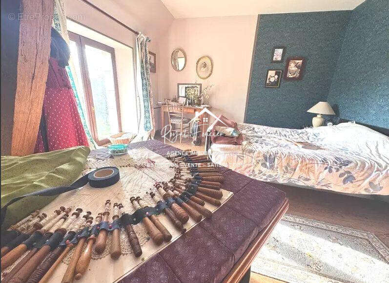 Moulin Etage : une grande chambre 1 - Maison à SAINTE-MAURE-DE-TOURAINE