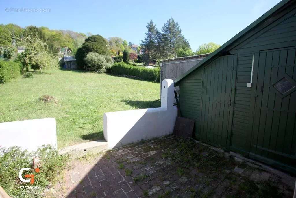 Maison 9 pièces avec jardin et garage - photo 17