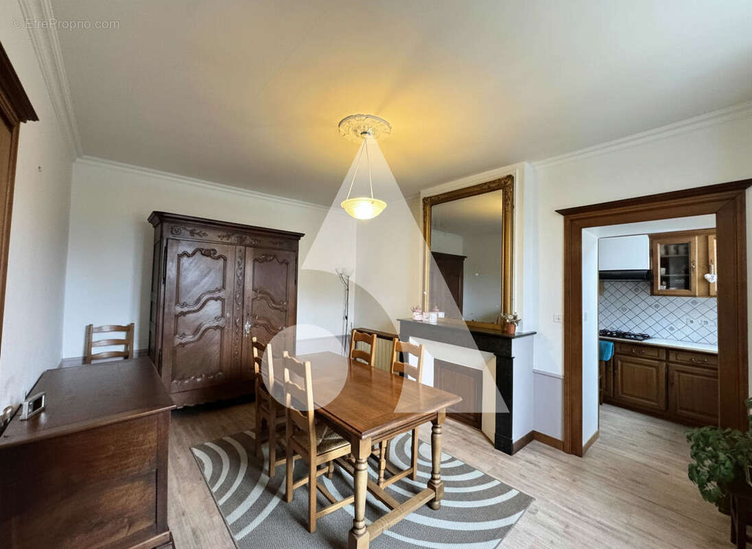 Maison à NEUFCHATEAU