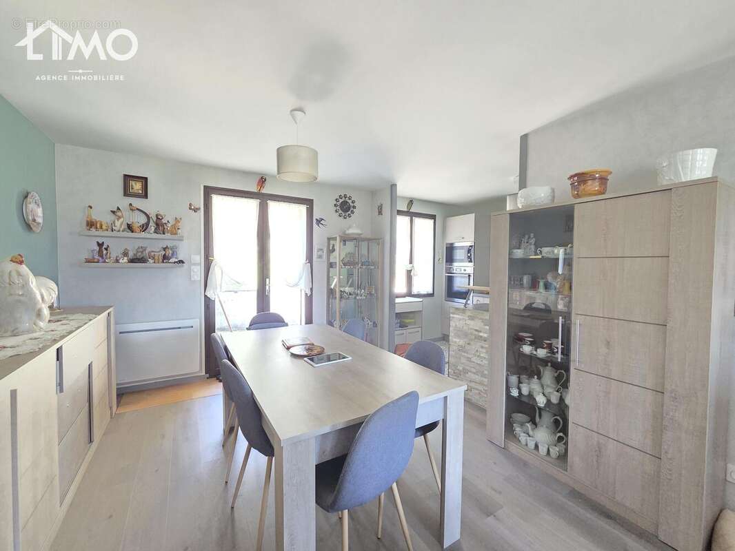 Maison à SAUVIAT-SUR-VIGE