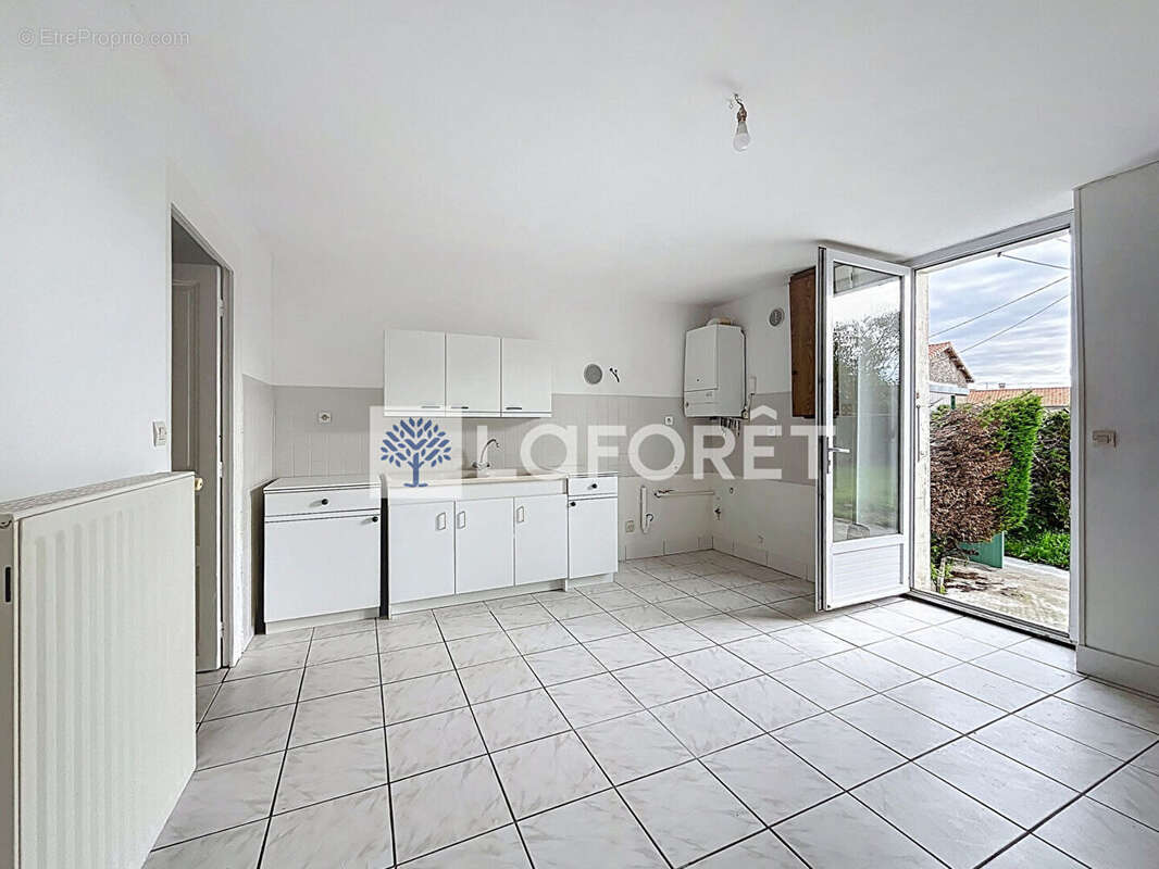 À Vendre - Maison idéale pour résidence principale ou investissement locatif - photo 3