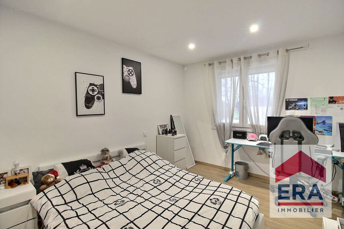 Maison à COURTHEZON