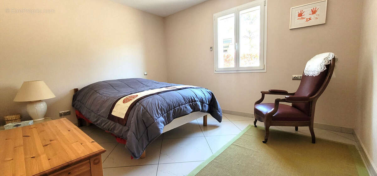 A vendre proche Grignan Maison de plain pied 3 chbres terrain  1920m² - photo 8