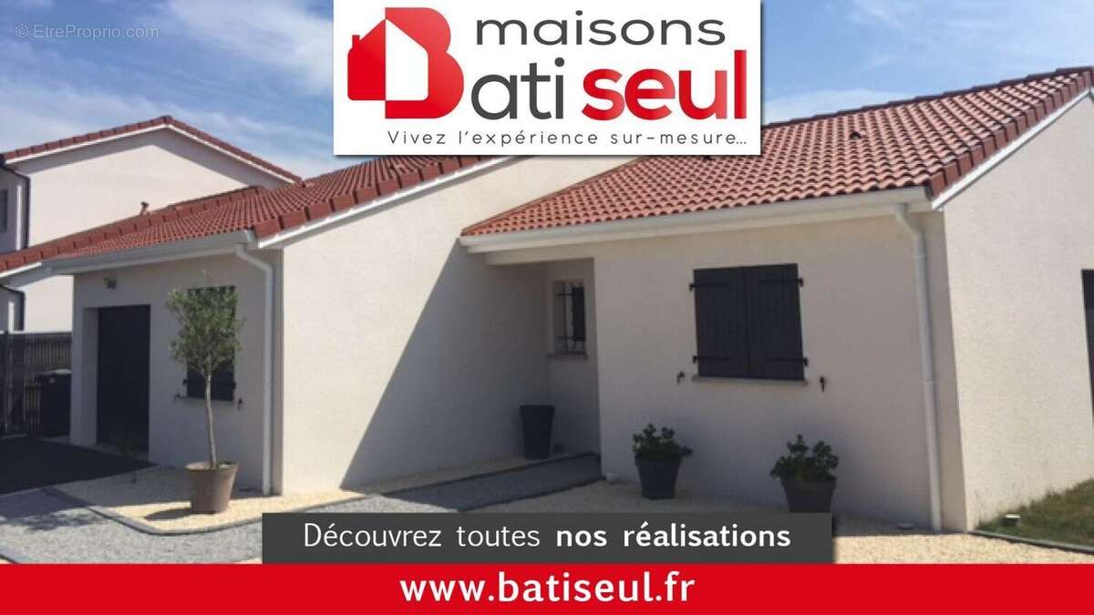 Terrain à SAINT-CYPRIEN