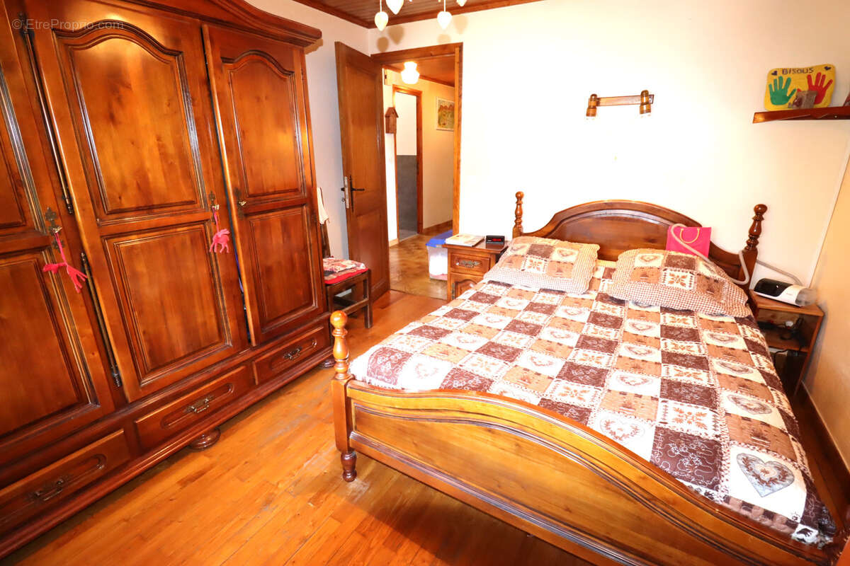 Maison 450 m2 - 4 appartements - photo 10