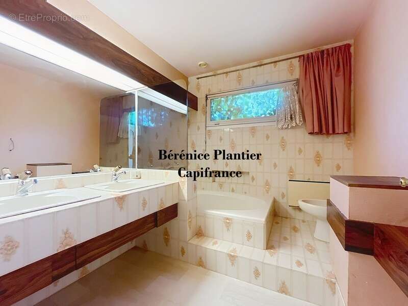 Maison à VETRAZ-MONTHOUX