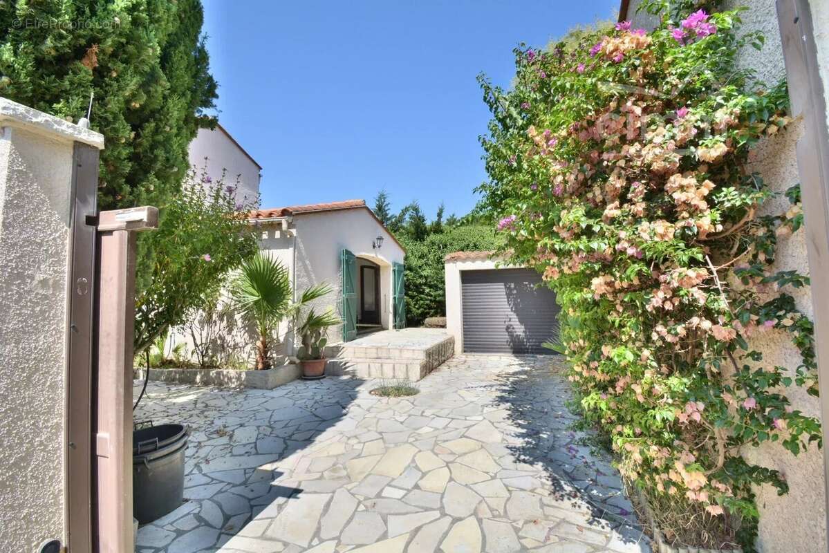 Vente - saint cyprien plage - belle villa 4 faces  - piscine - 6 pieces - 66750 - pyrenees orientales - region occitanie - photo 19