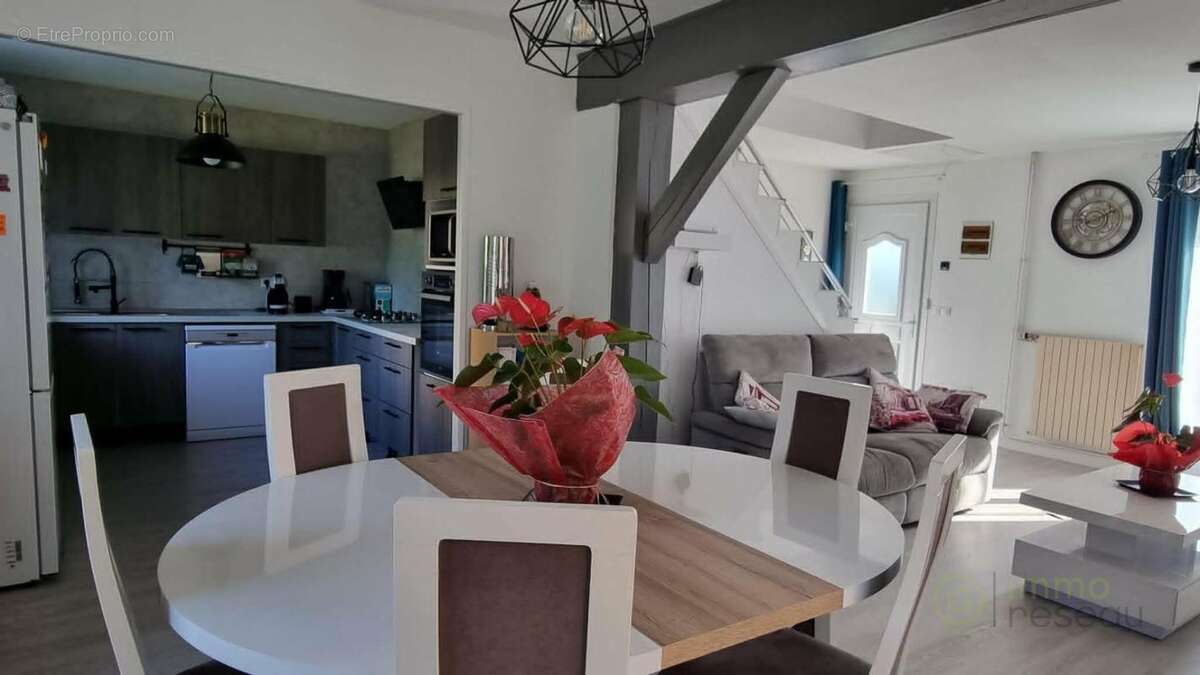 Maison 107 m² à Etelfay  - photo 2