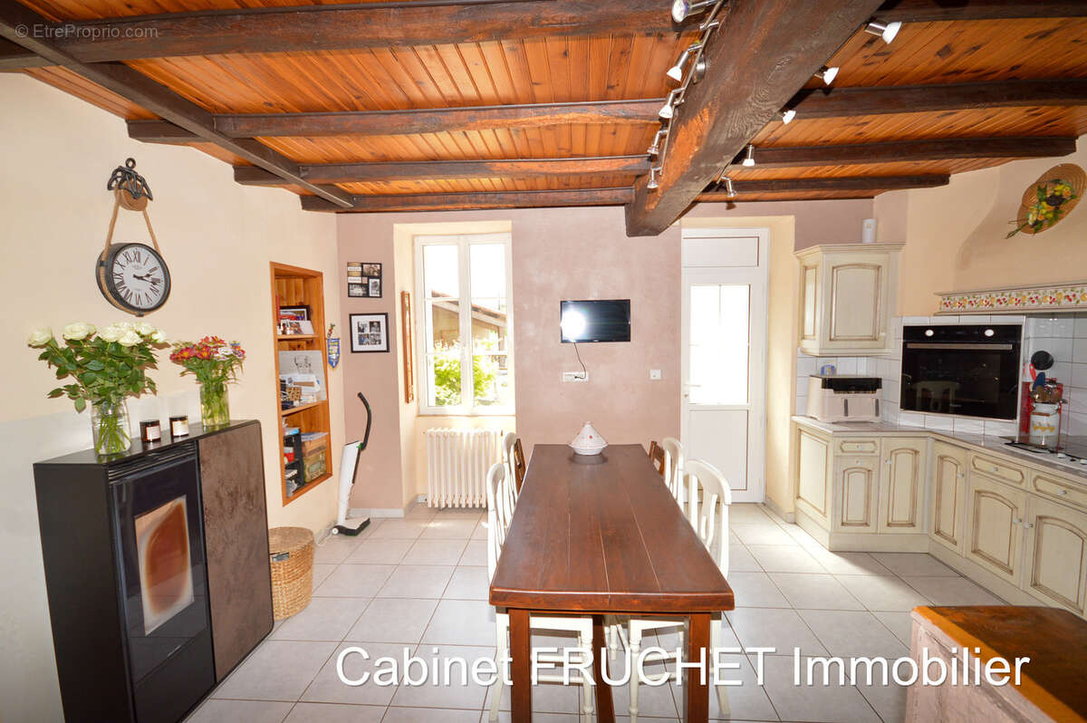 Charme et caractère pour cette jolie maison - photo 6