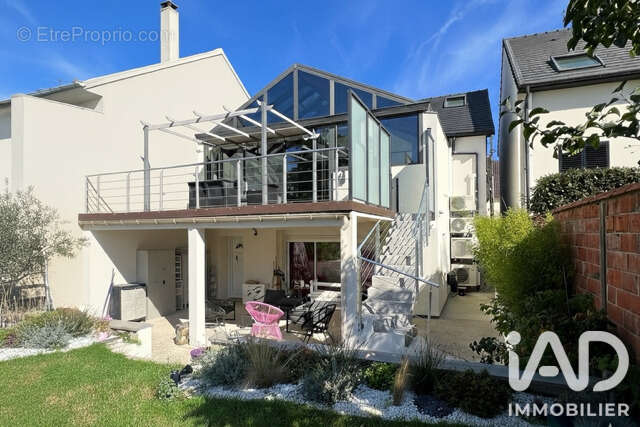 Photo 2 - Maison à VILLENEUVE-LE-ROI