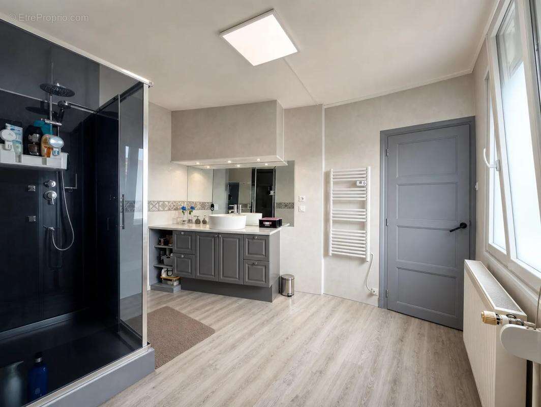 Maison de 5 pièces de 144 m² à Gerzat - photo 8