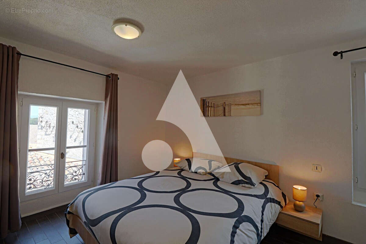 Maison à VINON-SUR-VERDON