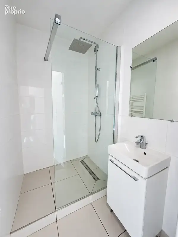 Annemasse centre-ville   appartement t3 -4  de 89 m2   dernier etage -   place de parking et garage - photo 6