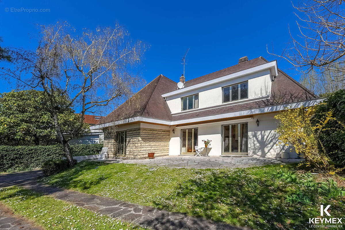 Maison à SAINT-GRATIEN