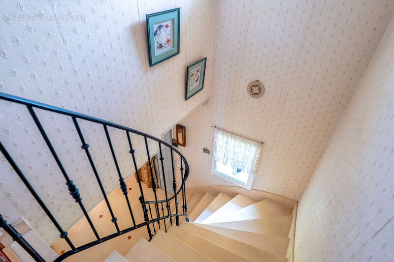 Maison à VERRIERES-LE-BUISSON