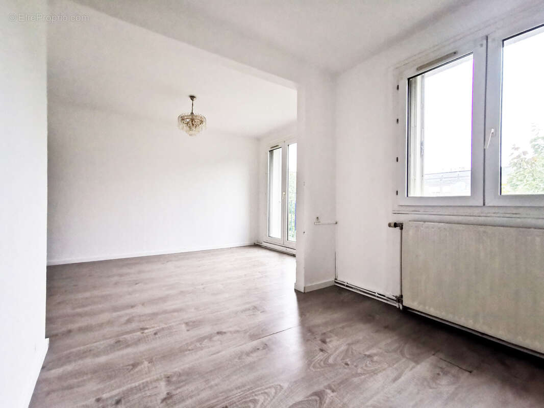 Appartement à LA CHAPELLE-SAINT-LUC