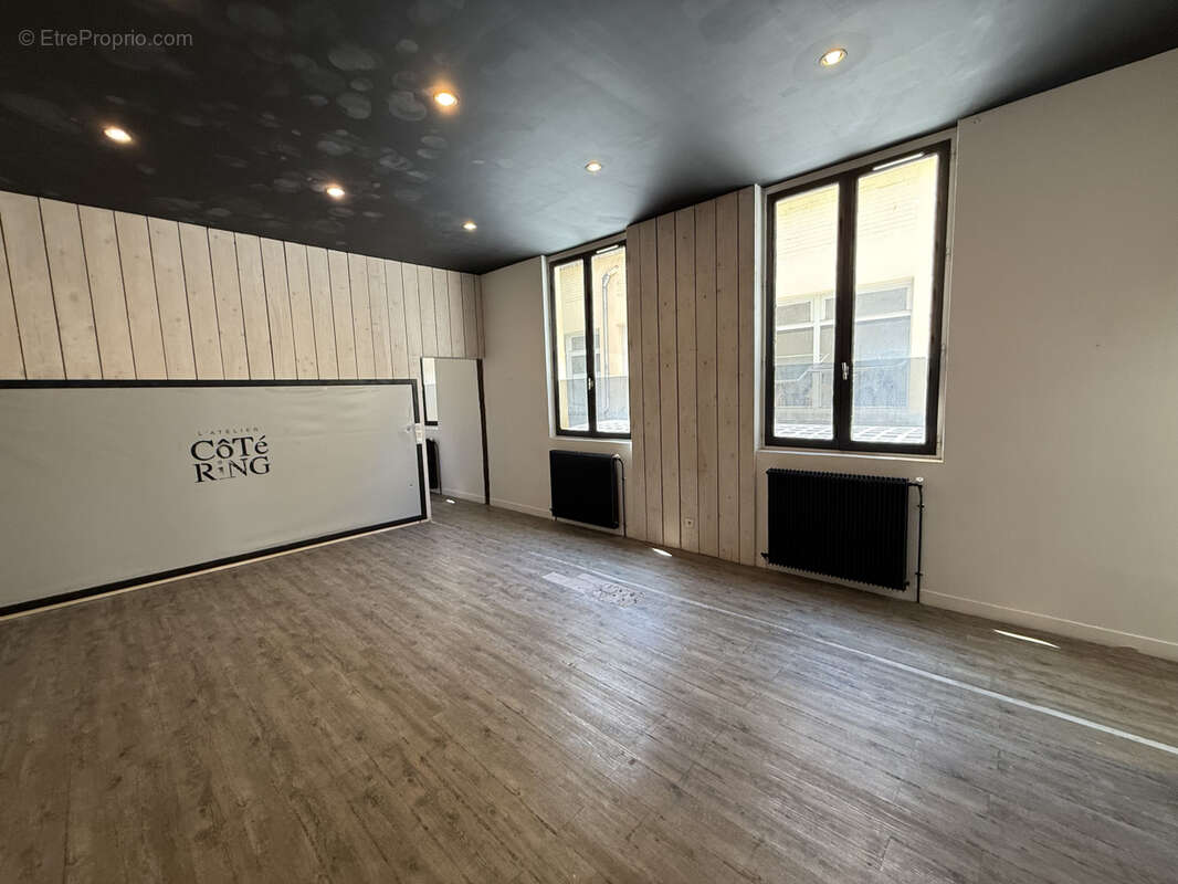 Commerce 75 m² à Paris-3e  - photo 5