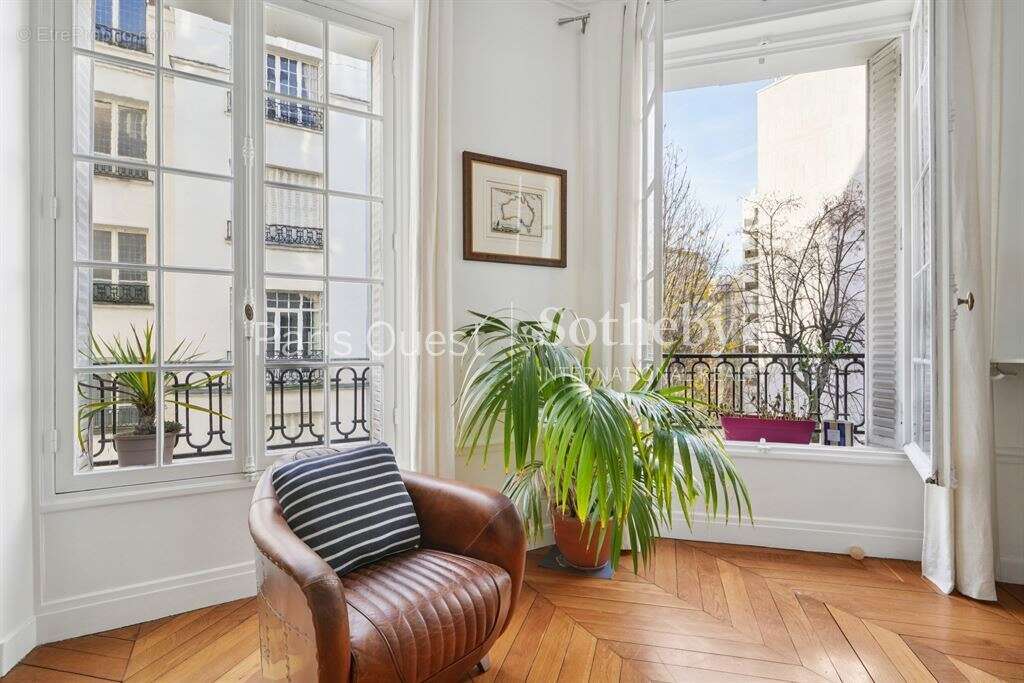 Appartement à NEUILLY-SUR-SEINE
