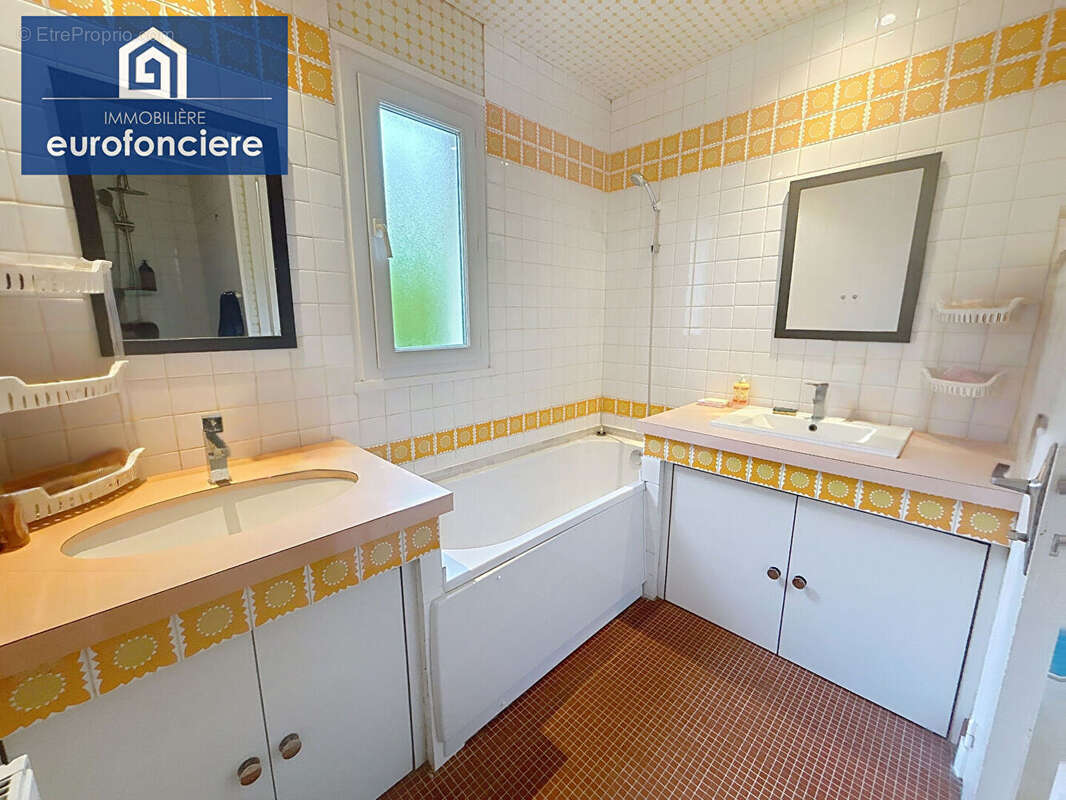 Maison à SAINT-HILAIRE-SOUS-ROMILLY