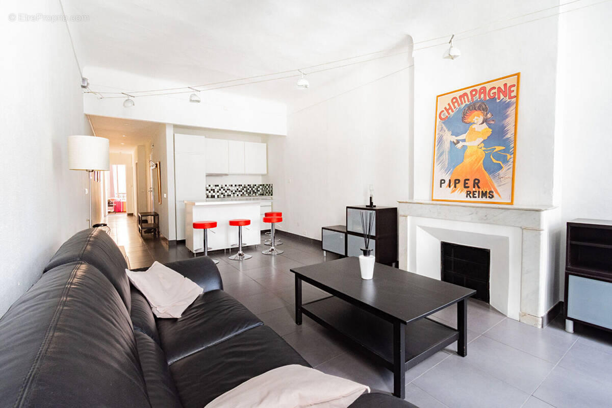Appartement à MARSEILLE-6E