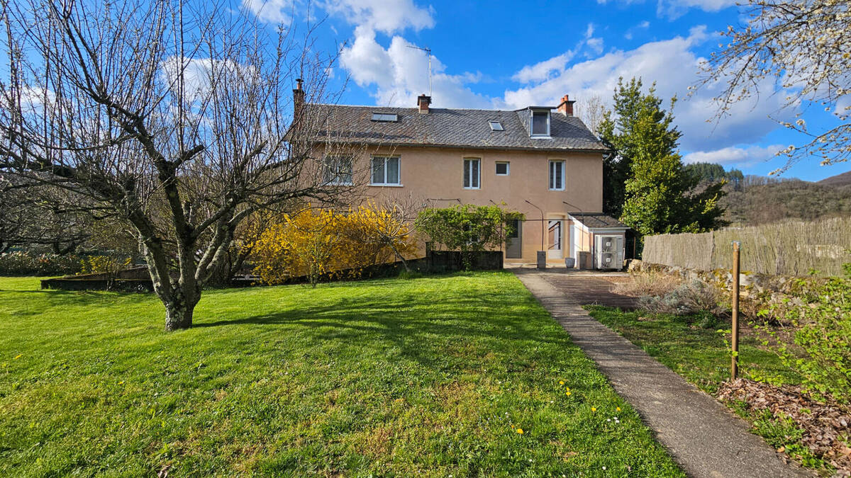 Maison à SAINT-GENIEZ-D'OLT