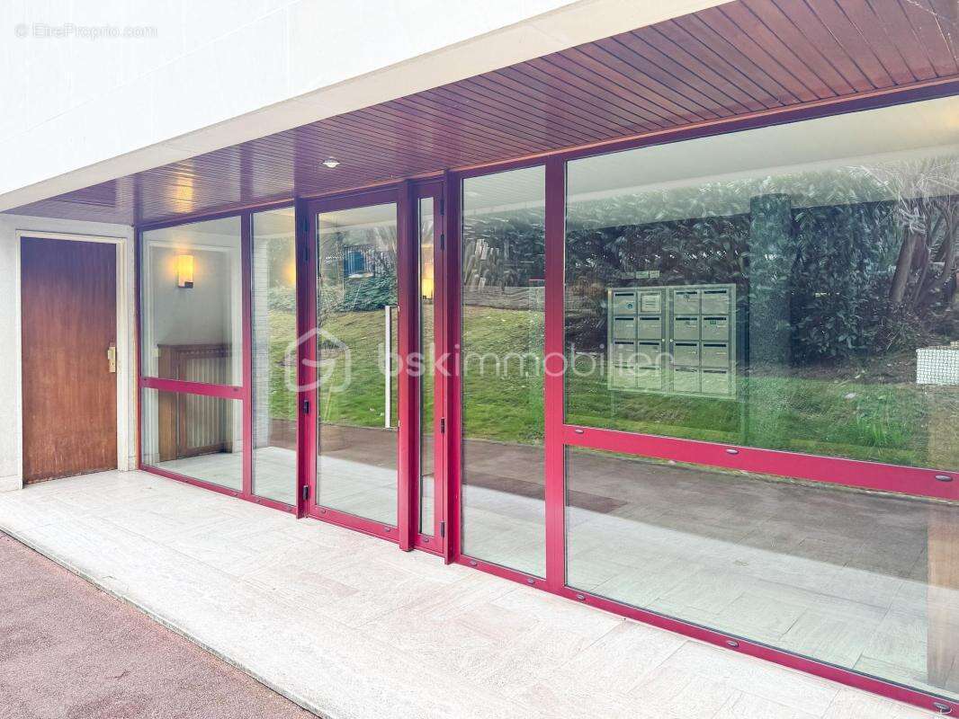 Appartement à LE PLESSIS-ROBINSON