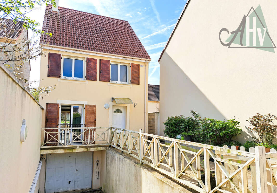 Maison à CHAMPAGNE-SUR-SEINE