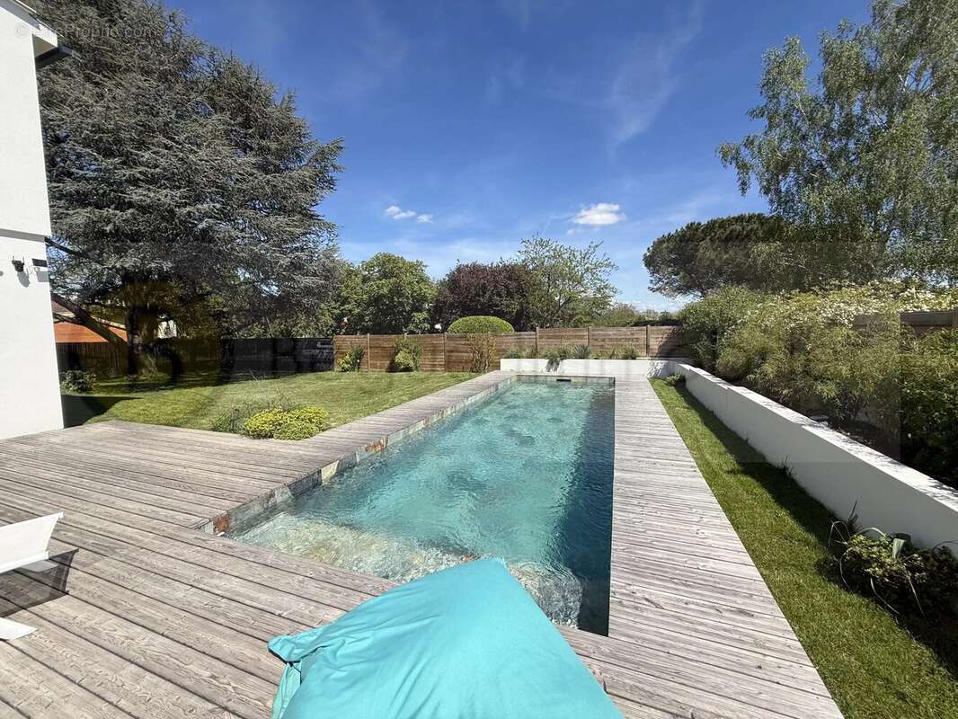 Maison à BRAX