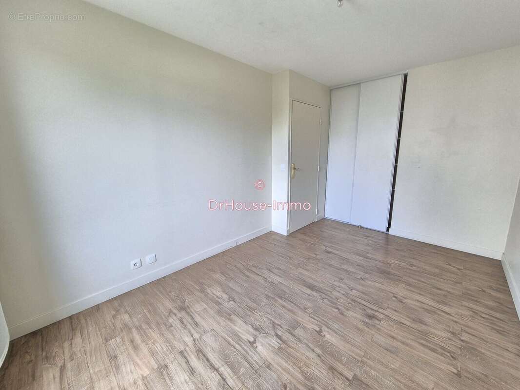 Appartement à LES MUREAUX
