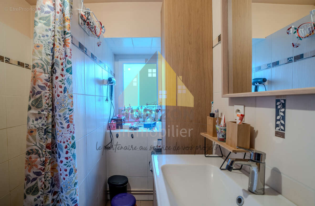 Maison à COMMENAILLES