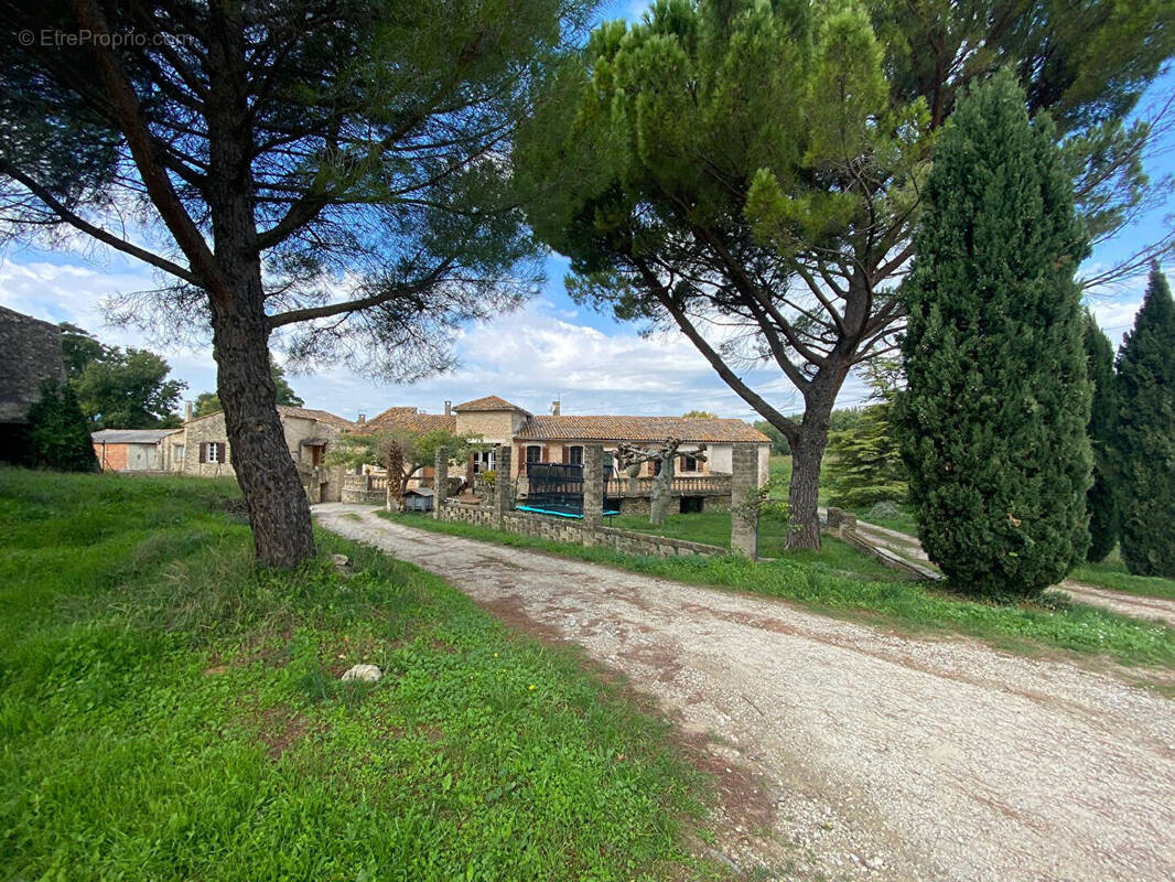 Maison à MENERBES
