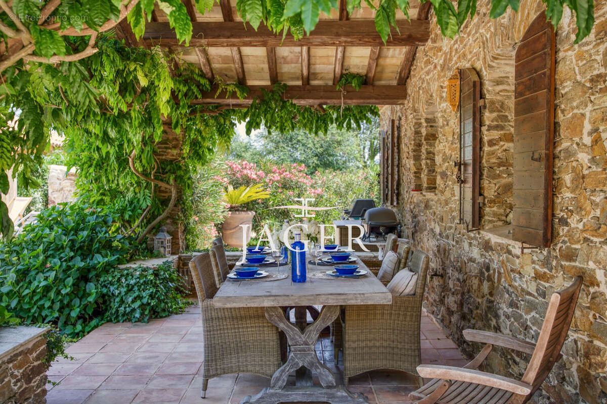 Maison à LA GARDE-FREINET