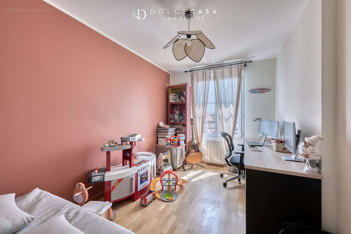 Appartement à LE PERREUX-SUR-MARNE